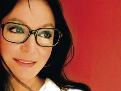 Μούσχουρη: Αποποιείται τον μισθό της για το καλό της πατρίδας Μούσχουρη: Αποποιείται τον μισθό της για το καλό της πατρίδας