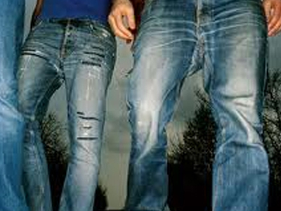 Θανατηφόρα τα ξεθωριασμένα τζιν Θανατηφόρα τα ξεθωριασμένα τζιν