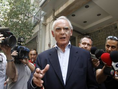 Ελιγμός της τελευταίας στιγμής από τον Άκη