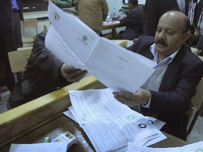 Αίγυπτος: Εν αναμονή των αποτελεσμάτων του δημοψηφίσματος