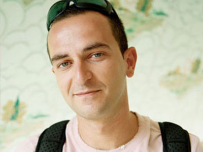 Α. Σερβετάλης: «Οι πολιτικοί μού θυμίζουν λυσσασμένα σκυλιά»