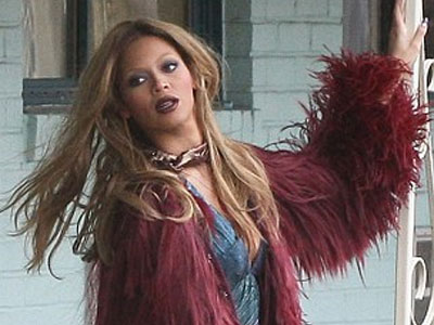 Μία φωτογράφιση εμπνευσμένη από τη δεκαετία του ‘70