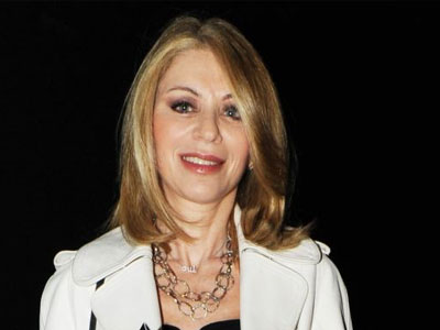 Σαν την κουρούνα στο παλούκι