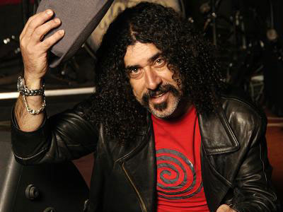 Ο Γιοκαρίνης υποδέχεται τους «Motivo 4»