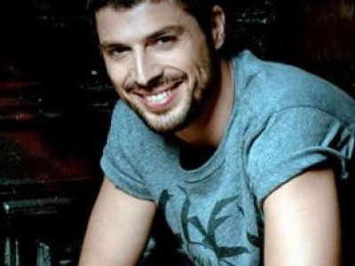 Γιώργης Λαμπαθάκης: Στην αρχή της σχέσης είναι ζηλιάρης