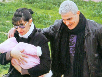 Μάνος Πίντζης: Πήγε σπίτι με τις γυναίκες του