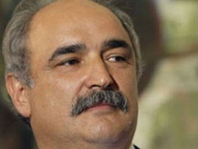 Γέρνει κι άλλο το υποβρύχιο