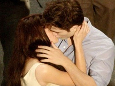 Καυτά φιλιά για Robert – Kristen