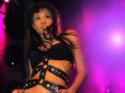 Η Shaya προτιμά τους Έλληνες…