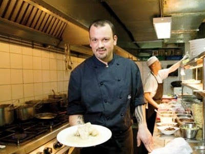 Γιατί αποφεύγει τα Μ.Μ.Ε. ο Σκαρμούτσος;