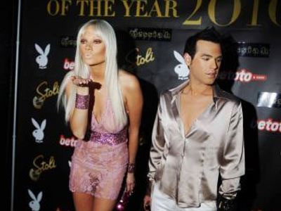 Τζούλια – Μένιος: Μια φιλία που κατέληξε στα δικαστήρια