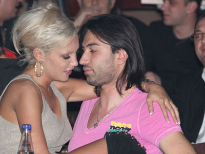 Ζέτα Θεοδωροπούλου: Πρόβα νυφικού αλά γαλλικά