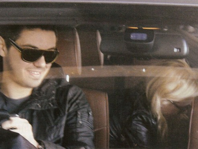 Η Ζέτα ντύνει τον Μιχάλη