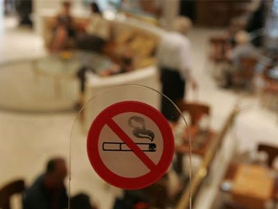 Παραβιάζουν συστηματικά τον αντικαπνιστικό νόμο