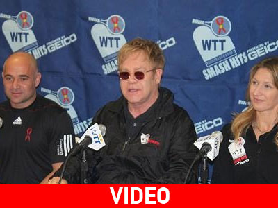 Ο Elton John παίζει τένις για φιλανθρωπικό σκοπό
