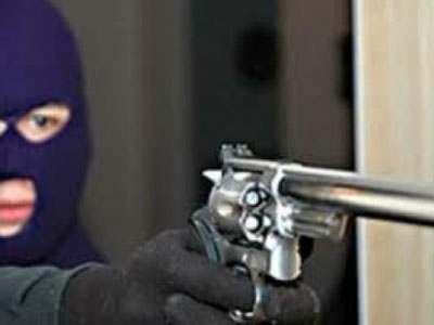 Ληστεία σε super market υπό την απειλή όπλου