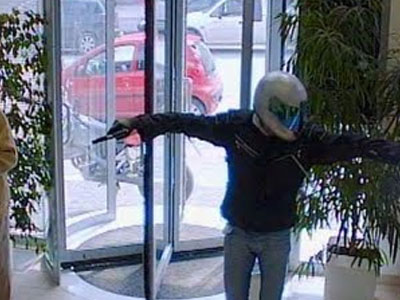 Ένοπλη ληστεία με το… καλημέρα σας