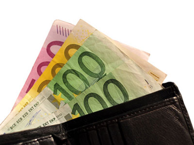 Του αφαίρεσαν πορτοφόλι με 1.000 ευρώ