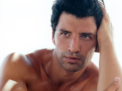 Άραγε ο Σάκης αισθάνεται sexy;