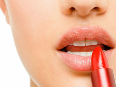 Χρώματα για ζουμερά χειλάκια που ξεσηκώνουν!