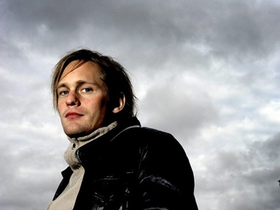 Συνελήφθη ο Alexander Skarsgard;