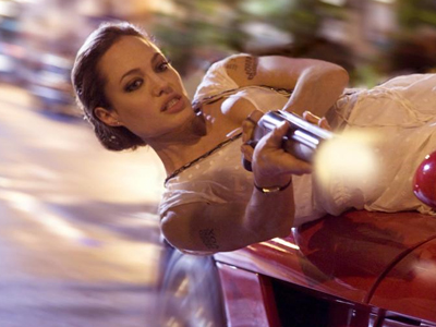 Μαμά εν δράσει η Angelina Jolie