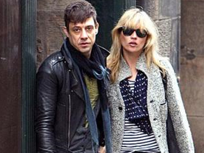 Η Kate Moss προσπαθεί να κάνει παιδί