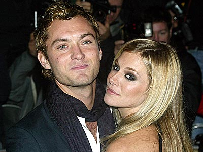 Πρόβα νυφικού για τη Sienna Miller;