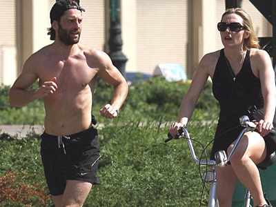 Η ρομαντική βόλτα της Kate Winslet