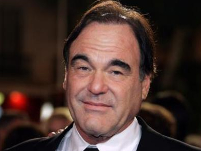 Oliver Stone: Χαίρομαι για Shia – Carey