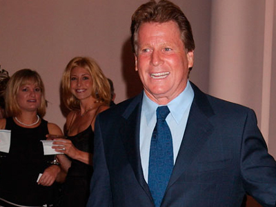 Σε νέα αγκαλιά ο Ryan O’Neal;