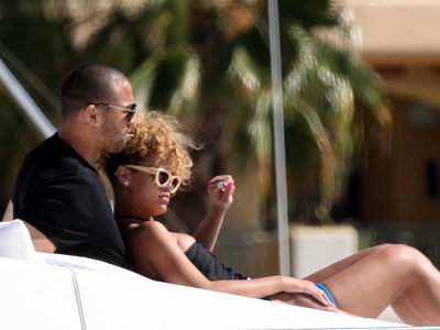 Rihanna: «Απλώς περνάμε καλά»