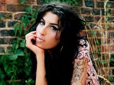 Αλλάζει η Amy