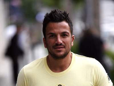 Μετακομίζει ο Peter Andre