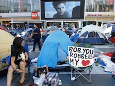 Κατασκήνωσαν για την πρεμιέρα του «Eclipse»