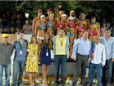 Όταν οι celebrities παίζουν βόλεϊ για καλό σκοπό