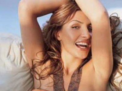 Νυφούλα η Έλενα Παπαρίζου