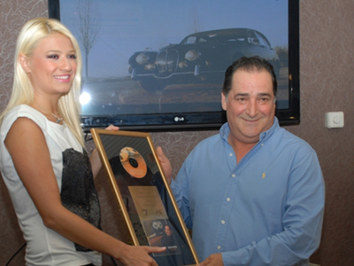 Χρυσή Απονομή στο φινάλε του Βασίλη Καρρά!