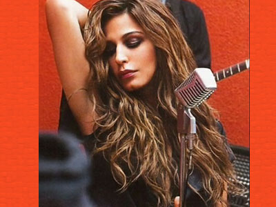 Τραγουδίστρια η Παπουτσάκη;