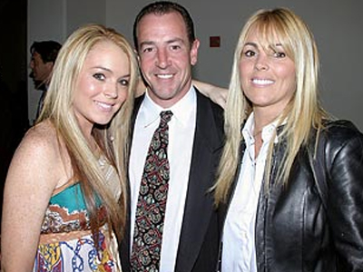 Οι Lohans συνεχίζουν ακάθεκτοι