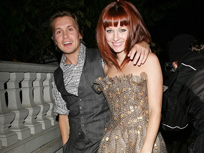 Δύο εκατομμύρια για να σώσει τον γάμο του