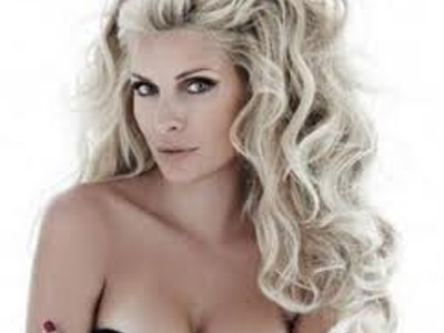 Στη Μήλο η Μενεγάκη