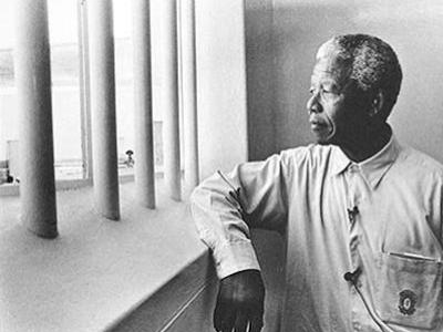 Μαντέλα: «Μην με βλέπετε ως άγιο»