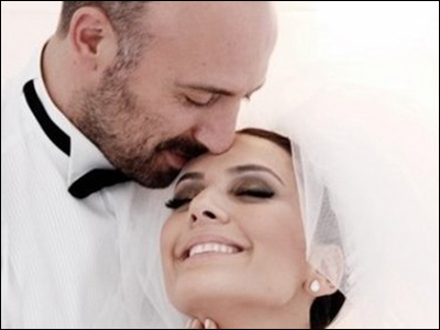 Σκιές στον γάμο Ονούρ-Σεχραζάτ;