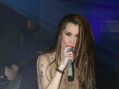 Η Πάολα ξύρισε το κεφάλι της