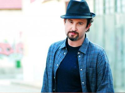 Βιβλίο-φωτιά από τον Γιάννη Παπαμιχαήλ