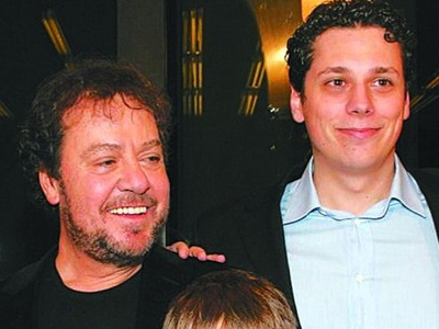 Αρραβωνιάστηκε ο γιος του Πάριου