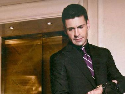 Ο Πετράκης σκέφτεται τον γάμο;