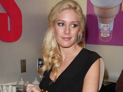 Επίσημα single η… βασίλισσα των πλαστικών