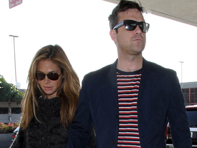 Αύριο γάμος γίνεται…